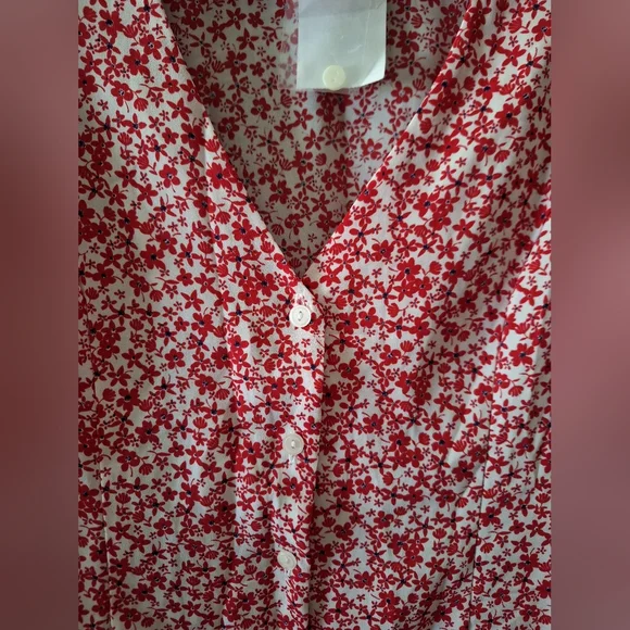 Floral Red Women's Top Size M - Picture 2 of 5